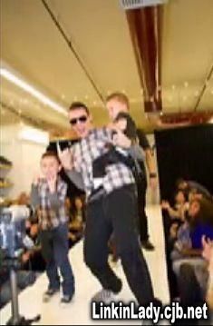 Copiii lui Chester - aici sunt la o prezentare de moda, Chester cu - Chester Bennington