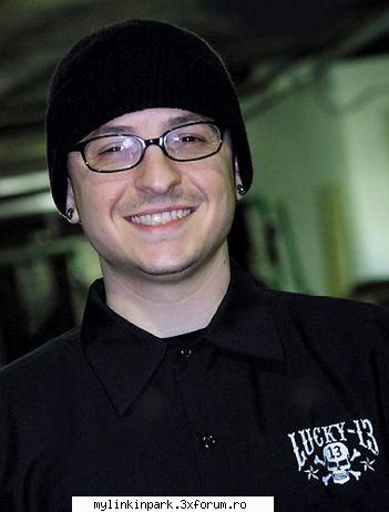 Lookurile lui Chester - 1.cu caciulitza - Caffe Bar Linkin Park