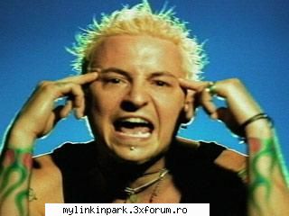 Lookurile lui Chester - 5.blond cu tepi - Caffe Bar Linkin Park