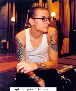 Lookurile lui Chester - crawlin - Caffe Bar Linkin Park