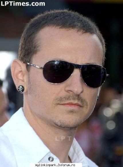 Lookurile lui Chester - cel mai mult mi-a placut blond si mai ales cum - Caffe Bar Linkin Park